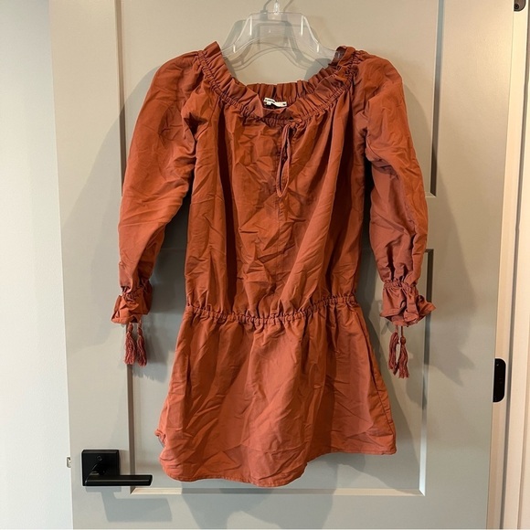 Tularosa Size XS Revolve Cowgirl Falon Dress in Terracotta Off Shoulder - Picture 2 of 4